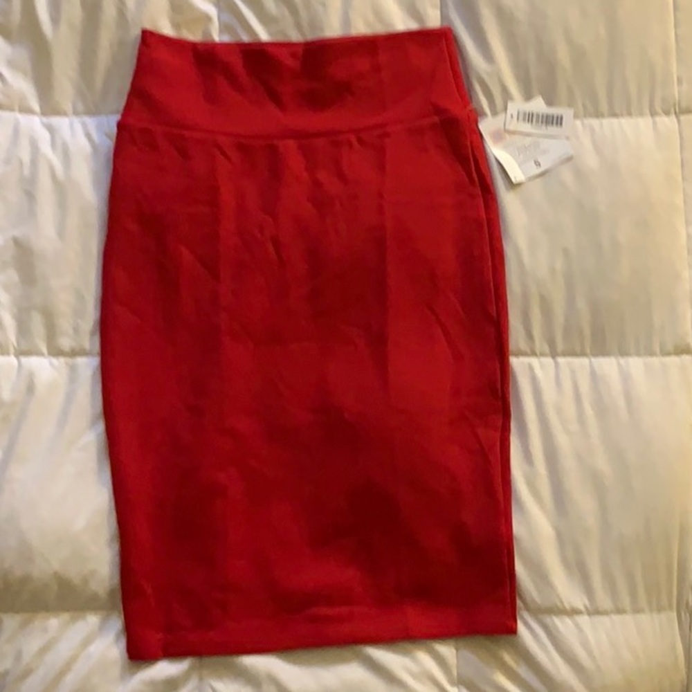 Red LuLaRoe pencil skirt (Cassie)